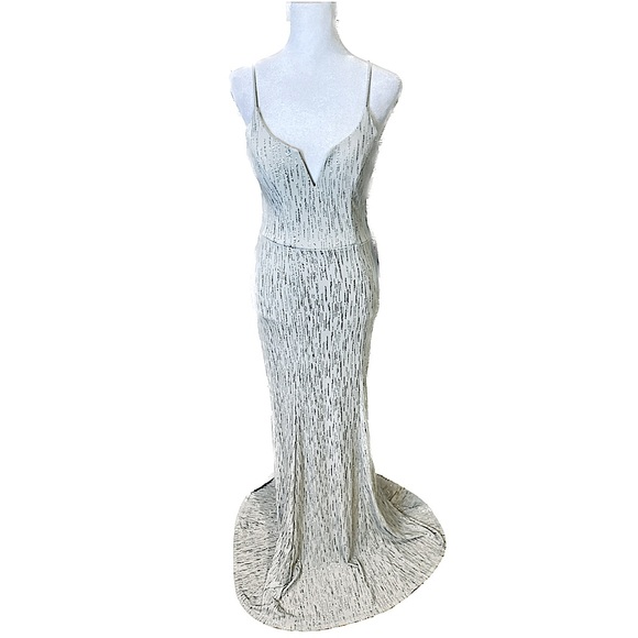 City Triangles White & Silver Fitted Mermaid Style Formal Gown with Mask, Sz. 3 - Picture 1 of 15